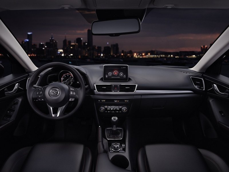 Мазда 3 БМ седан салон