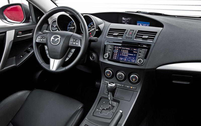 Mazda 3 BL интерьер