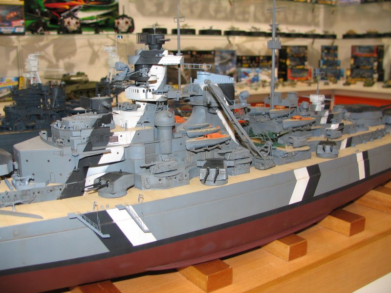 Линкор бисмарк Коби