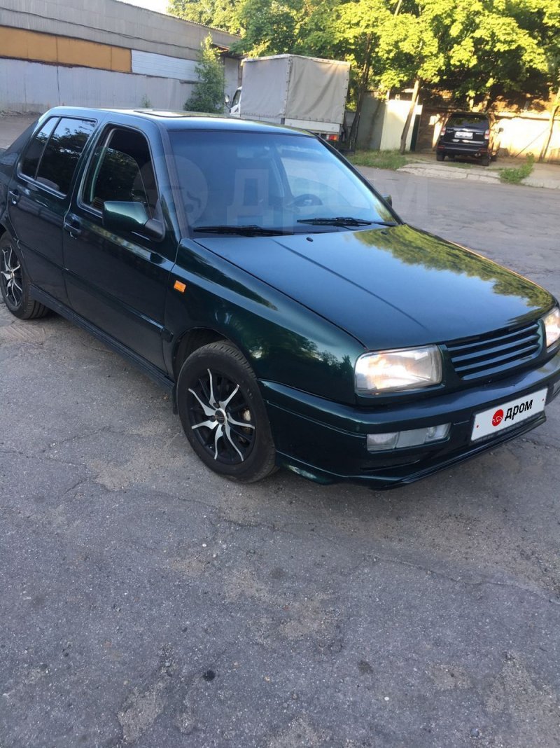 VW Vento 1997 обои