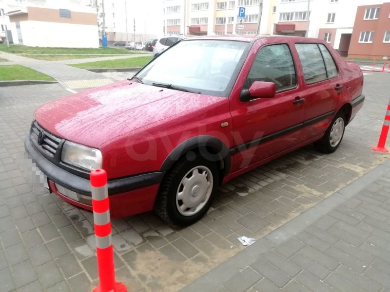 Volkswagen Vento красный