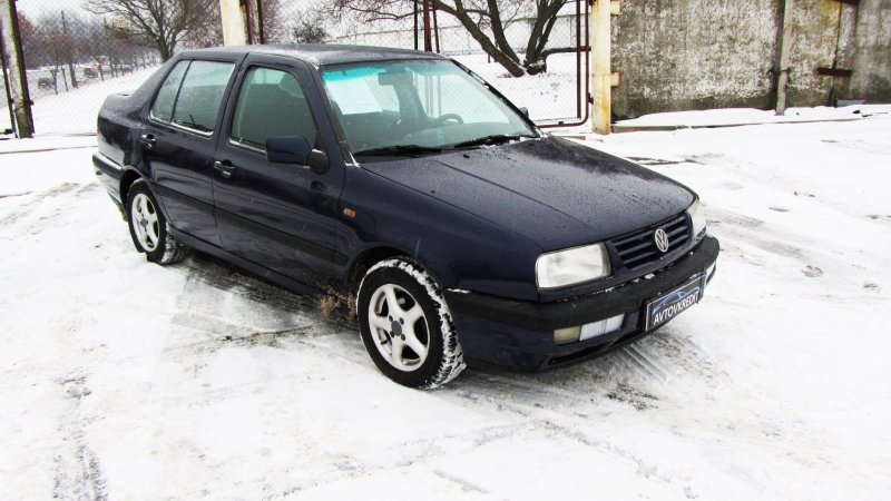 Volkswagen Vento 1997 зелени