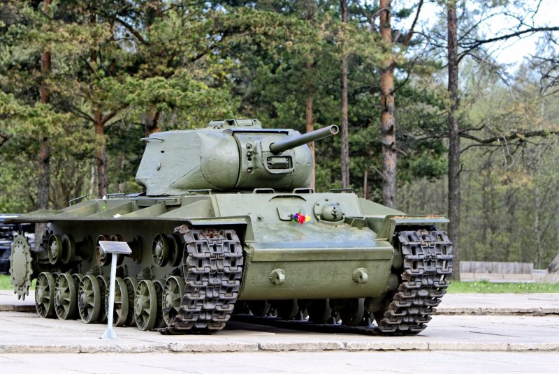 Советский танк кв-1