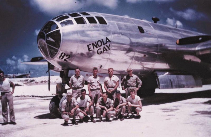 Бомбардировщик b-29 «Enola gay»