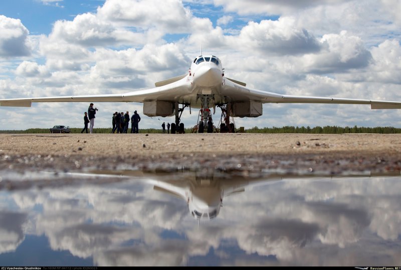 Самолет ту 160м