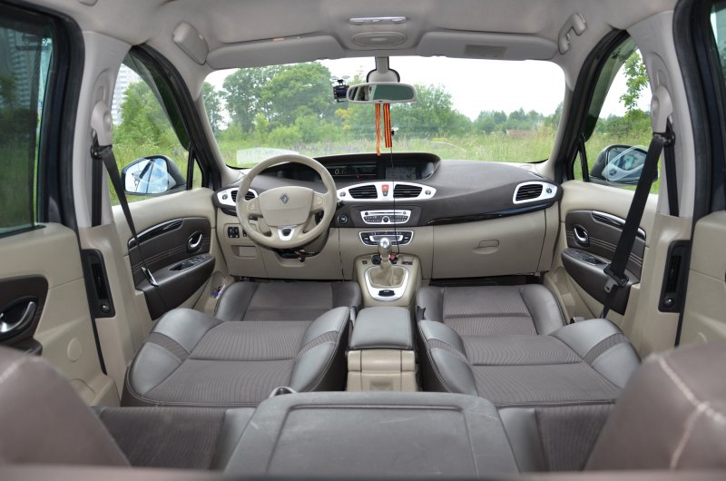 Renault Grand Scenic салон