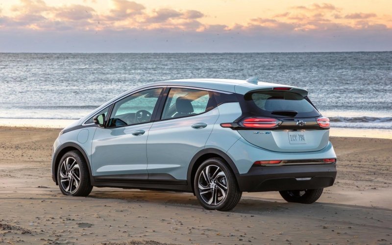 Шевроле электромобиль Bolt