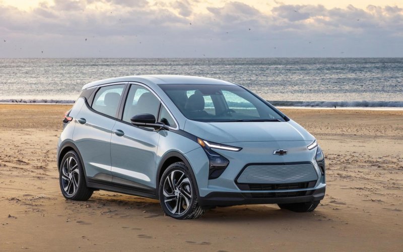 Шевроле электромобиль Bolt 2021