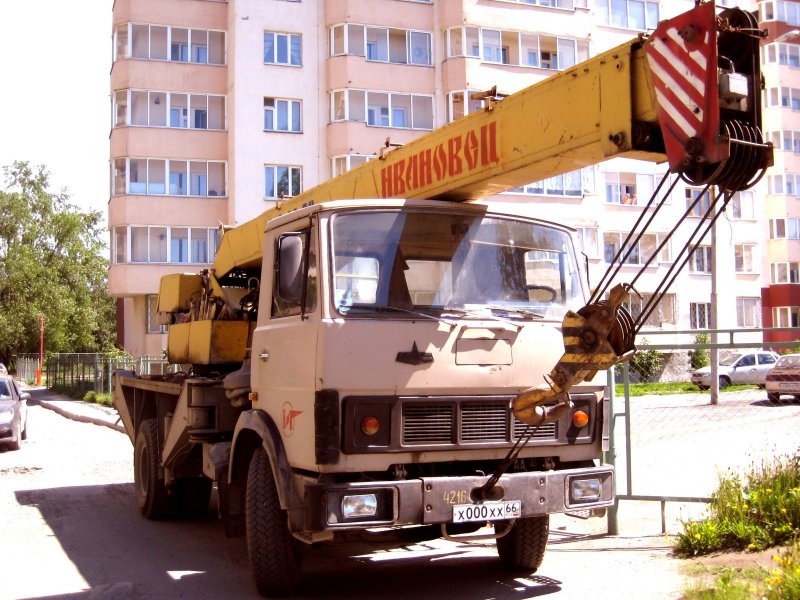 Автокран МАЗ 14т