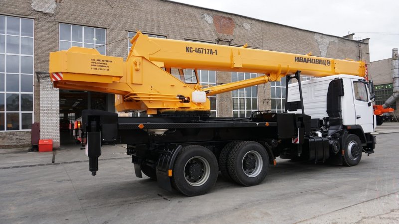Автомобильный кран КС-45717