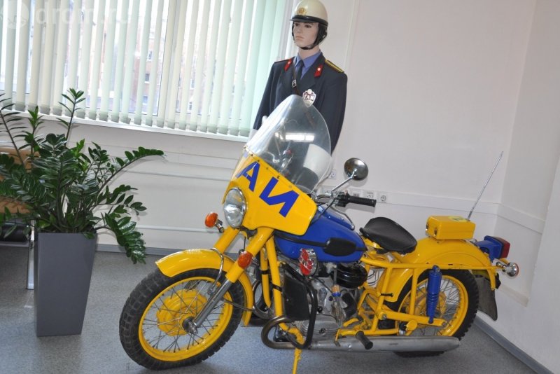 Советская милиция на мотоцикле Урал