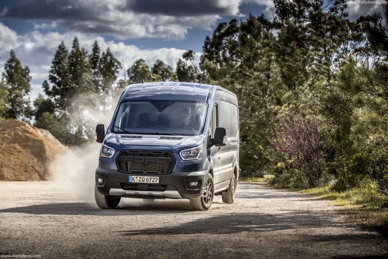 Ford Transit Trail 2021