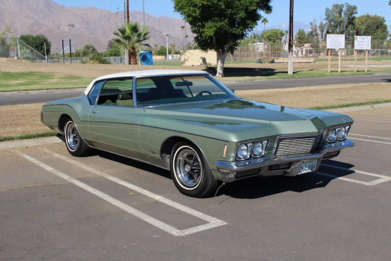 Buick Riviera 1975