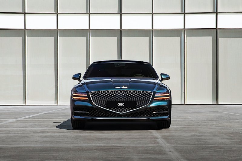 Новый седан Genesis g80