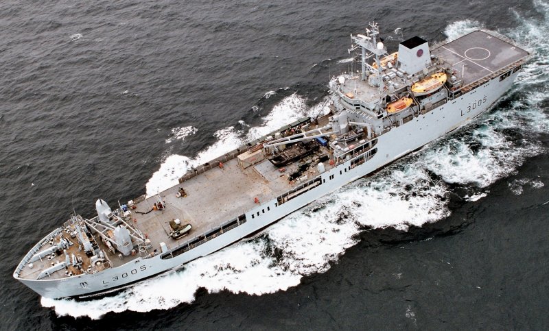 Десантный корабль Sir Galahad