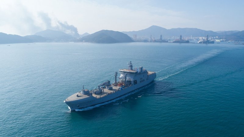 Норвежский корабль комплексного снабжения a 530 Maud