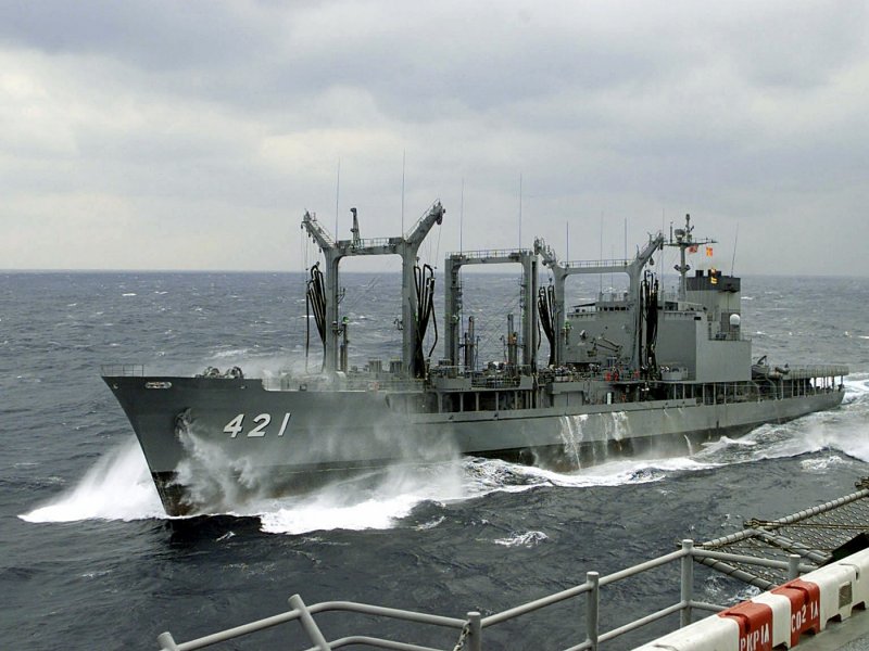 Военный танкер снабжения ВМФ России