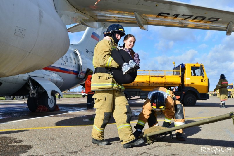 Эвакуация из самолета