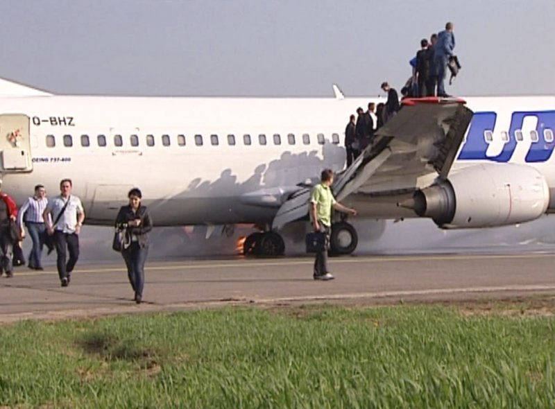 Эвакуация из самолета