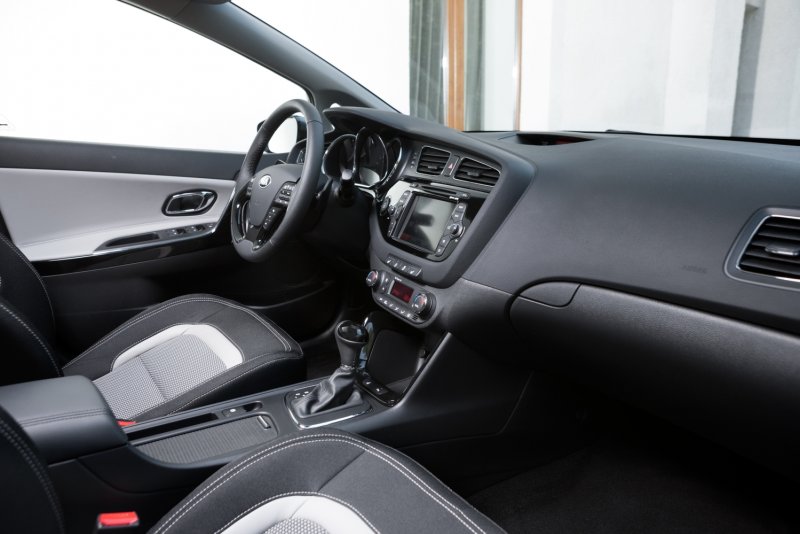Kia Ceed хэтчбек 2015 салон