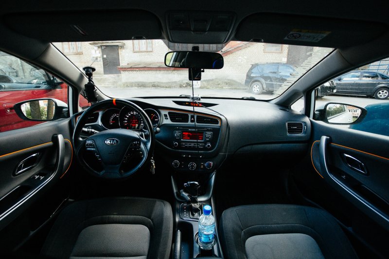 Кия СИД 2 салон