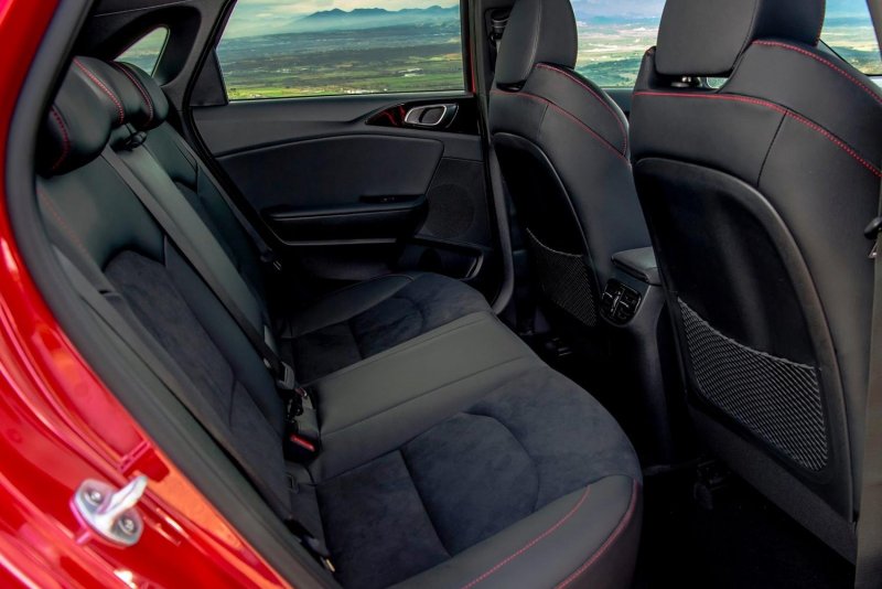 Kia Ceed 2019 хэтчбек салон