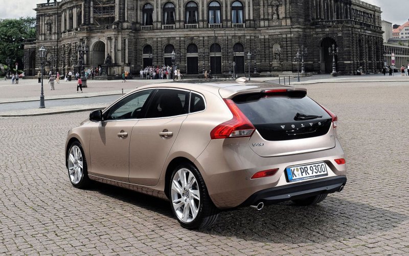 Вольво v40 Cross Country