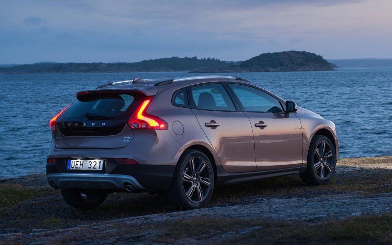 Вольво v40 Cross Country