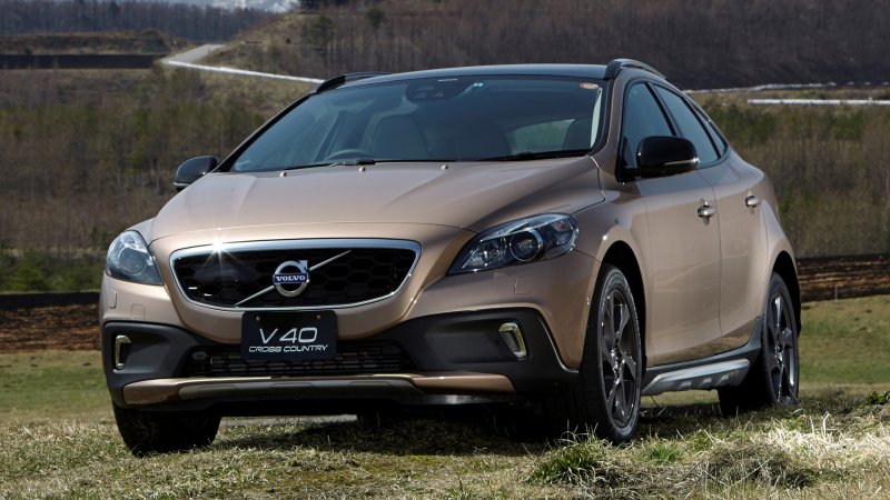 Вольво 40 Cross Country