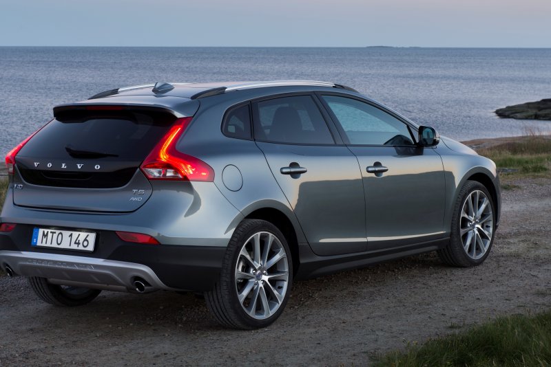 Вольво v40 Cross Country