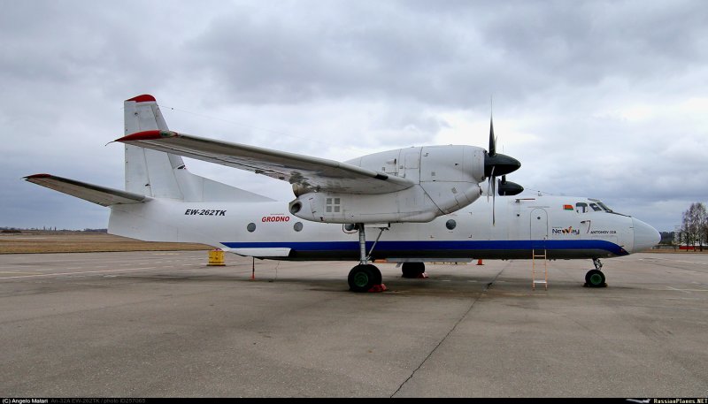 АН 32 фото грузового люка