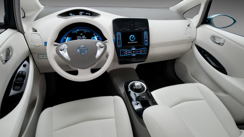 Nissan Leaf 2010 салон