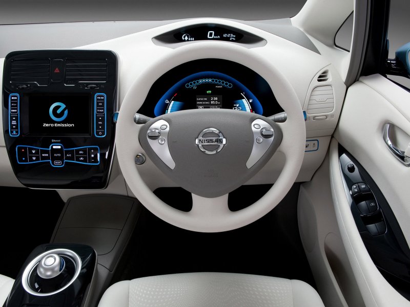 Ниссан Леаф электромобиль