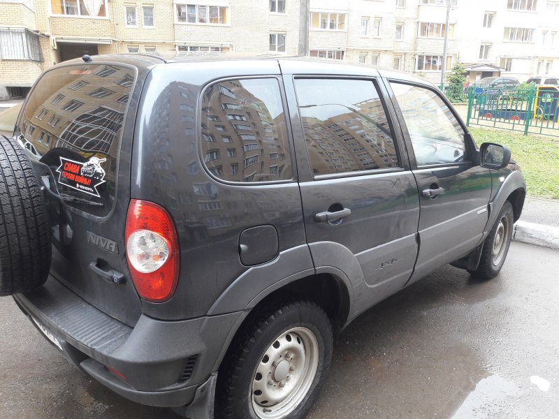 Нива Шевроле Бертоне серая