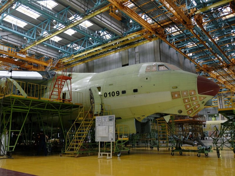 АН-132 транспортный самолёт