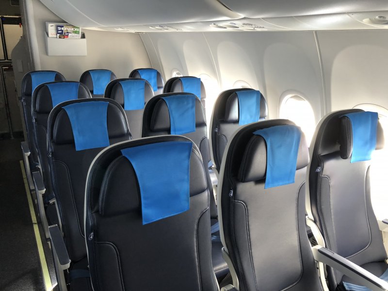 Boeing 737-100 салон