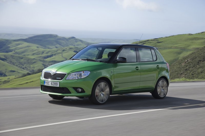 Шкода Фабия хэтчбек 2010