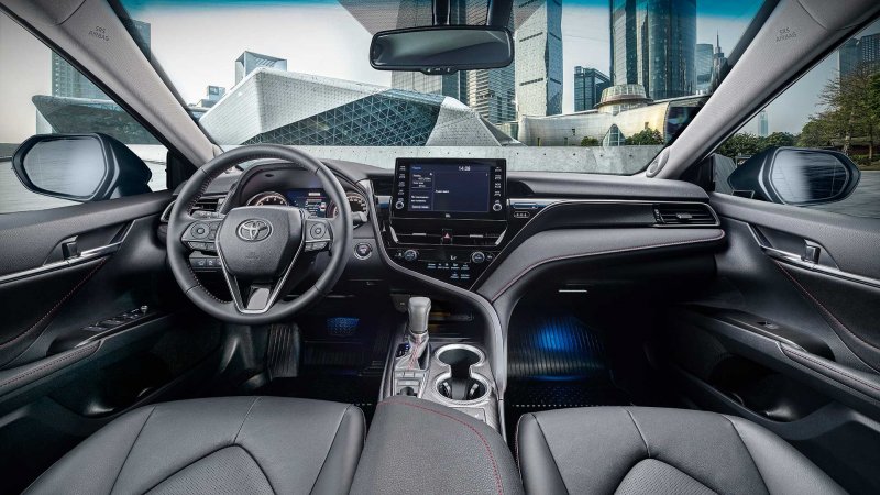 Новая Toyota Camry 2021