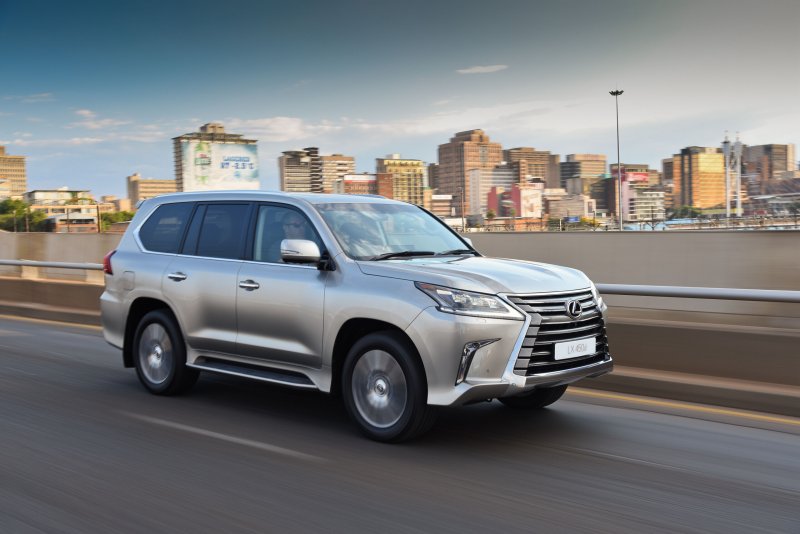 Лексус ЛХ 2022