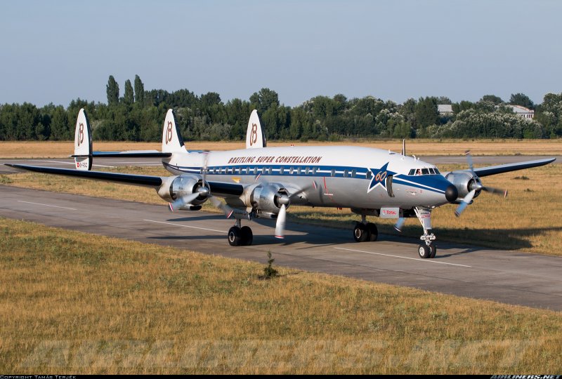 Самолет l-1649