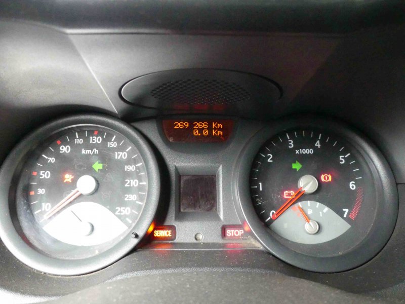 Renault Logan приборная панель