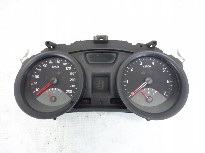 Приборная панель Рено Меган 2 2004 года