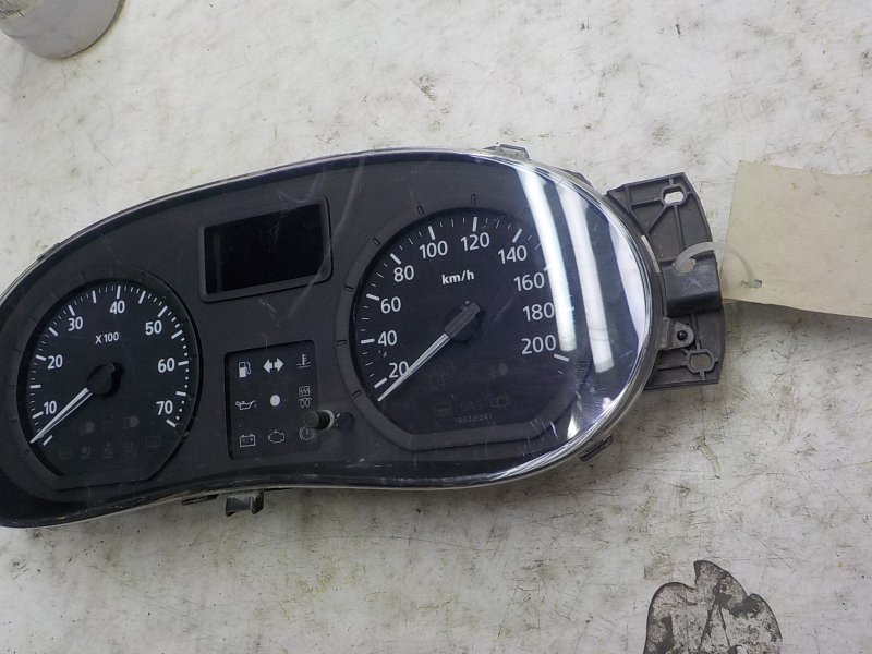 Щиток приборов Сандеро 1