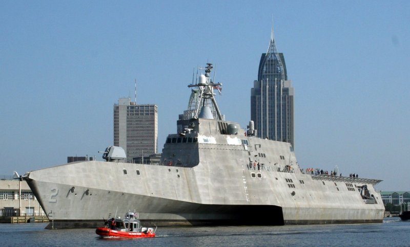 Корабль ВМС США USS LCS-2