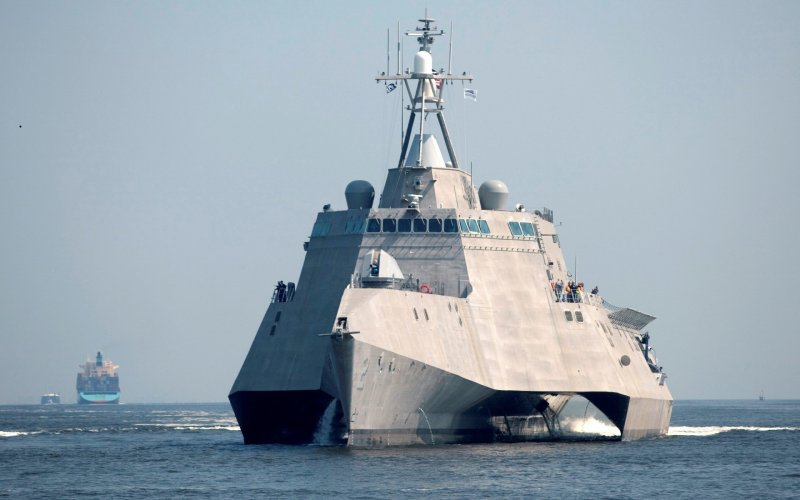 Тримаран USS Independence