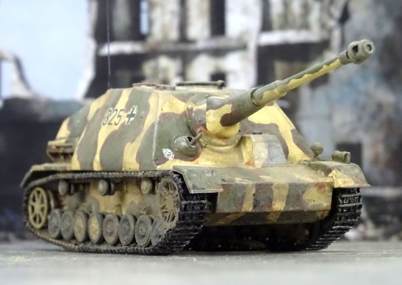 Танк-истребитель Jagdpanzer IV/48.