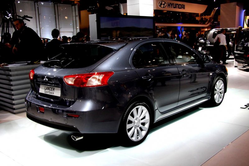 Mitsubishi Lancer 10 хэтчбек