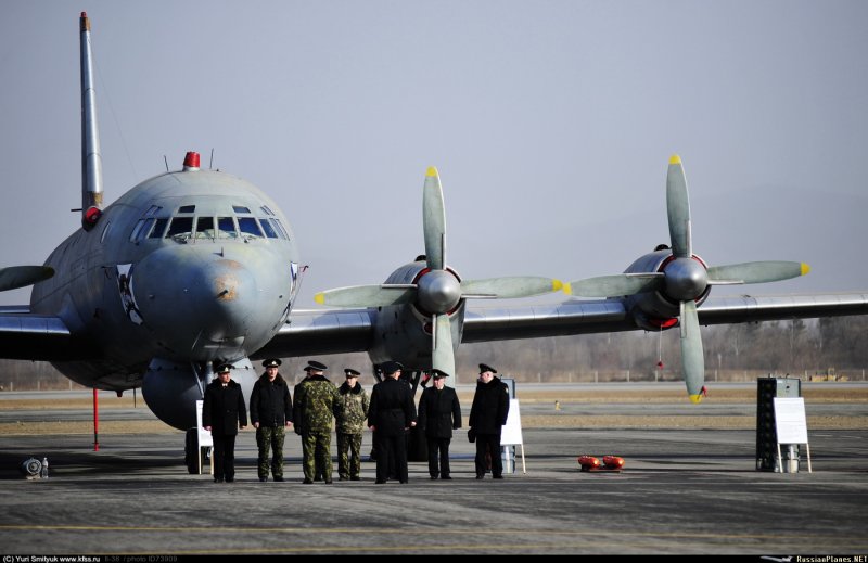 Экипаж ил 38
