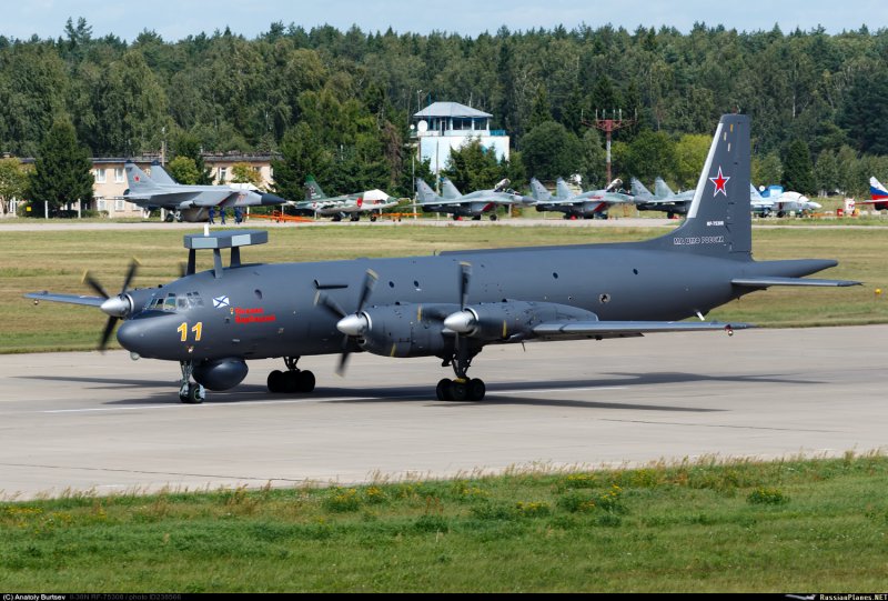 Противолодочный самолет ил-38н