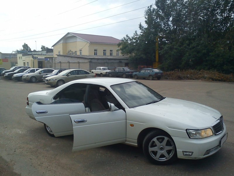 Nissan Laurel c35 2001